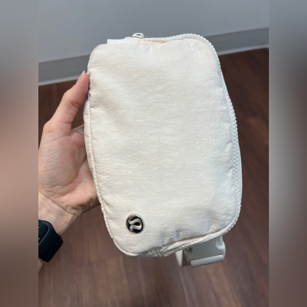 Lululemon Everywhere Belt Bag 1L